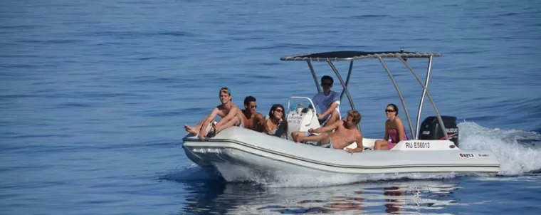 Location de bateaux à la journée ou demi-journée, Saint-Gilles les Bains, Réunion Fishing Club